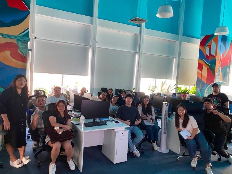 Divistara team enjoying a positive workplace culture
